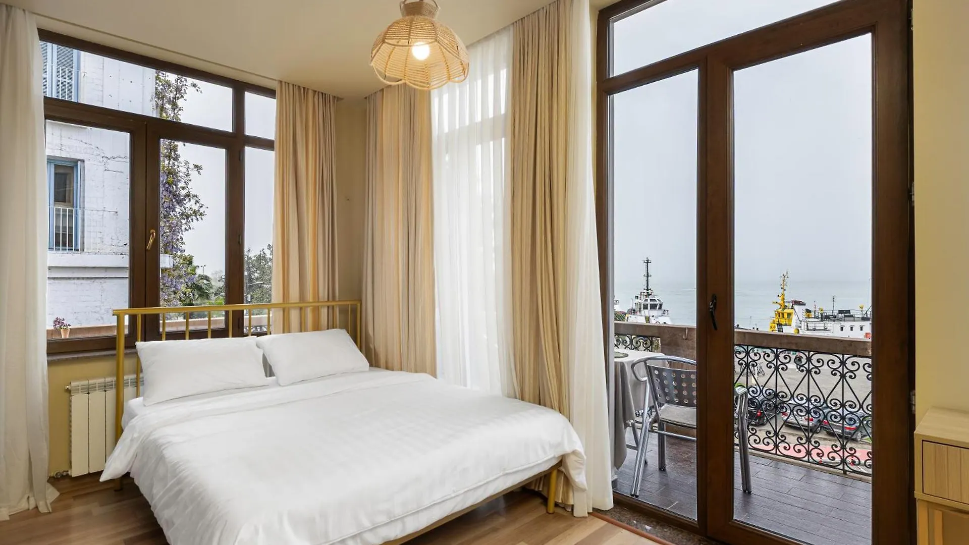 Acord Hotel & Balcony Batumi